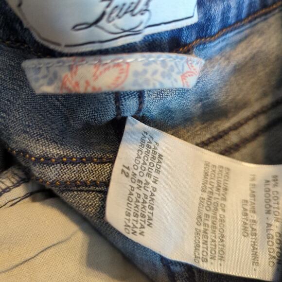 LEVI'S Medium Rinse Distressed Denim Jean Capris Women's 12 - Picture 8 of 8